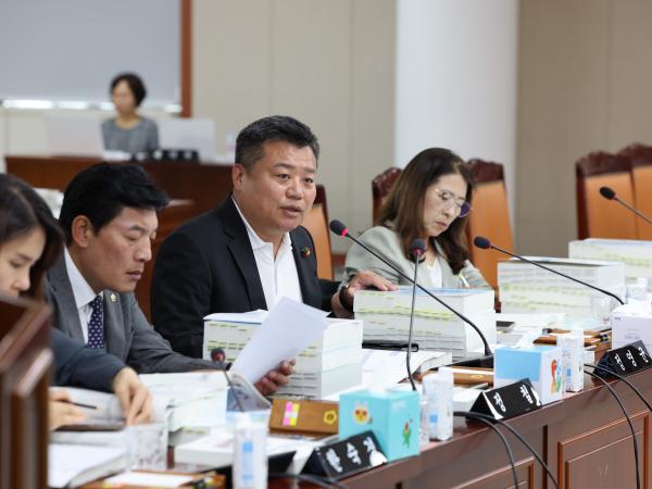 전라남도 2024회계연도 결산 및 예비비 심사 첨부이미지 : 25년06월12일 전라남도 2024회계연도 결산 및 예비비 심사 - 035.jpg