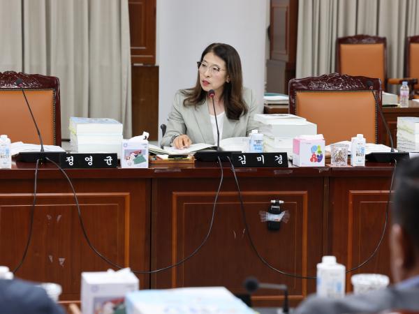 전라남도 2024회계연도 결산 및 예비비 심사 첨부이미지 : 25년06월12일 전라남도 2024회계연도 결산 및 예비비 심사 - 119.jpg