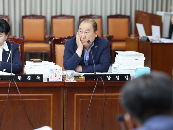 전라남도 2024회계연도 결산 및 예비비 심사 첨부이미지 : 25년06월12일 전라남도 2024회계연도 결산 및 예비비 심사 - 081.jpg