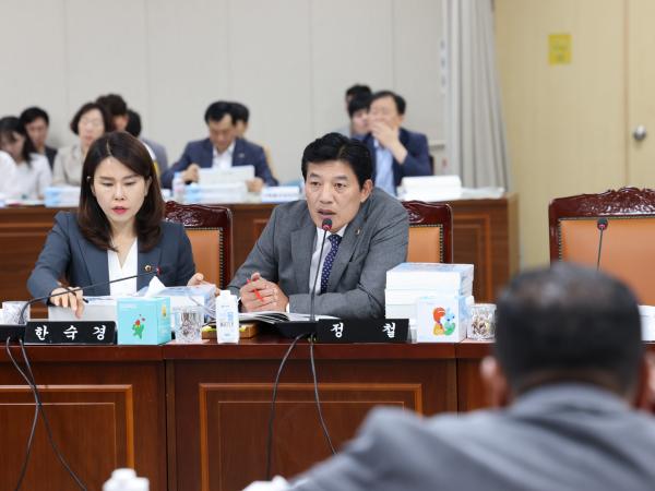 전라남도 2024회계연도 결산 및 예비비 심사 첨부이미지 : 25년06월12일 전라남도 2024회계연도 결산 및 예비비 심사 - 057.jpg