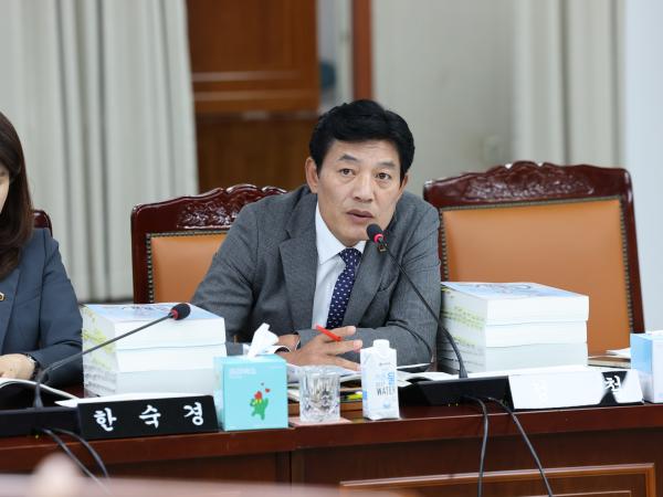 전라남도 2024회계연도 결산 및 예비비 심사 첨부이미지 : 25년06월12일 전라남도 2024회계연도 결산 및 예비비 심사 - 054.jpg