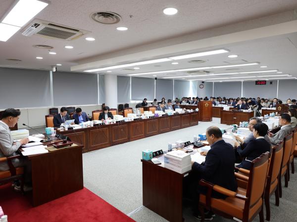 전라남도 2024회계연도 결산 및 예비비 심사 첨부이미지 : 25년06월12일 전라남도 2024회계연도 결산 및 예비비 심사 - 002.jpg