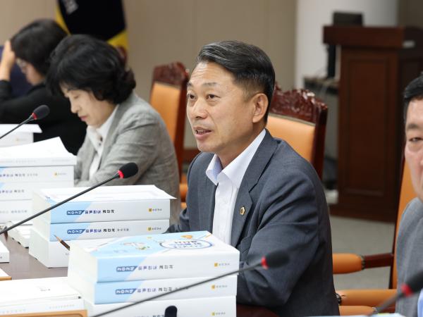 전라남도 2024회계연도 결산 및 예비비 심사 첨부이미지 : 25년06월12일 전라남도 2024회계연도 결산 및 예비비 심사 - 068.jpg
