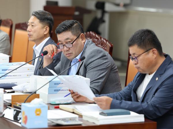 전라남도 2024회계연도 결산 및 예비비 심사 첨부이미지 : 25년06월12일 전라남도 2024회계연도 결산 및 예비비 심사 - 014.jpg