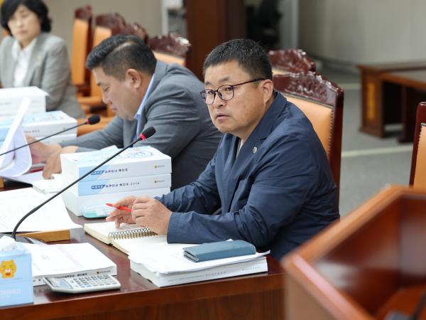 전라남도 2024회계연도 결산 및 예비비 심사 첨부이미지 : 25년06월12일 전라남도 2024회계연도 결산 및 예비비 심사 - 028.jpg