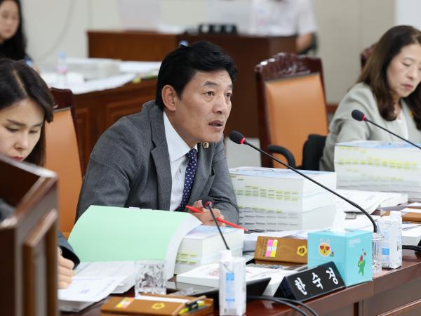 전라남도 2024회계연도 결산 및 예비비 심사 첨부이미지 : 25년06월12일 전라남도 2024회계연도 결산 및 예비비 심사 - 059.jpg