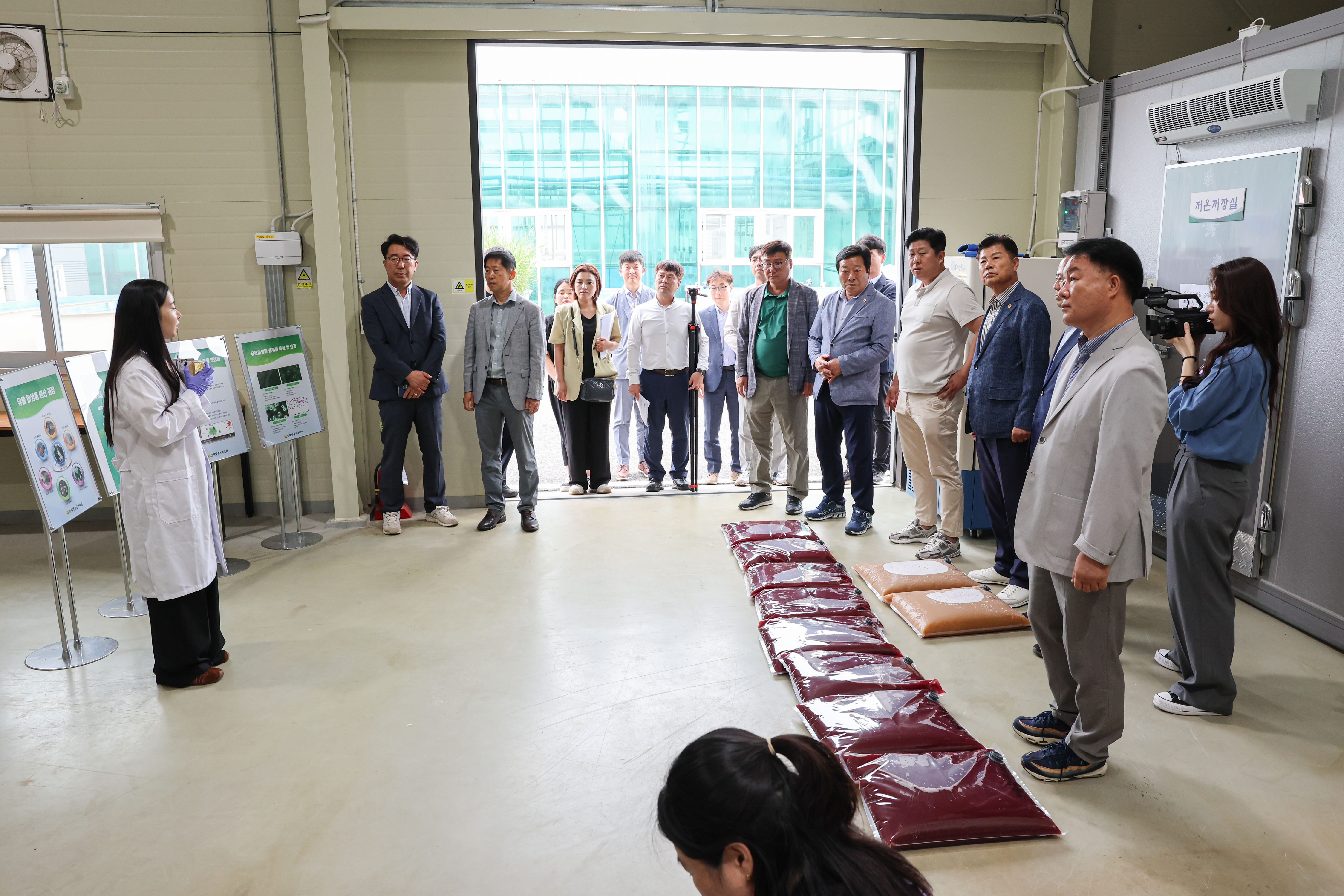 농수산위원회 현지활동 ‘해양수산과학원 수산종자연구소’ 첨부이미지 : 25년06월10일 농수산위원회 현지활동 ‘해양수산과학원 수산종자연구소’ (42).jpg
