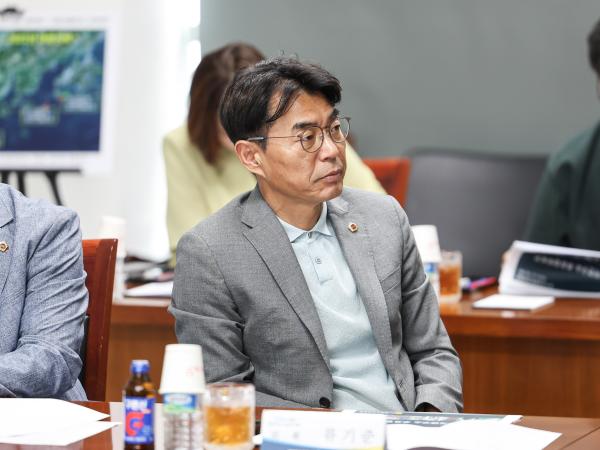 농수산위원회 현지활동 ‘해양수산과학원 수산종자연구소’ 첨부이미지 : 25년06월10일 농수산위원회 현지활동 ‘해양수산과학원 수산종자연구소’ (5).jpg