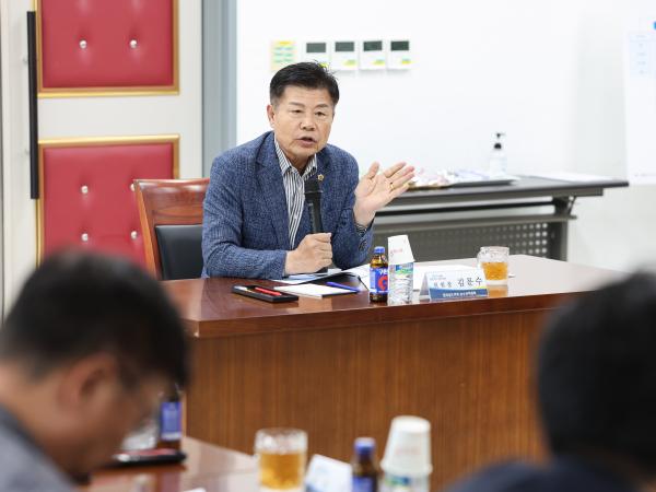 농수산위원회 현지활동 ‘해양수산과학원 수산종자연구소’ 첨부이미지 : 25년06월10일 농수산위원회 현지활동 ‘해양수산과학원 수산종자연구소’ (18).jpg