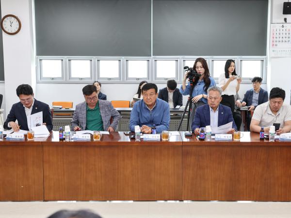 농수산위원회 현지활동 ‘해양수산과학원 수산종자연구소’ 첨부이미지 : 25년06월10일 농수산위원회 현지활동 ‘해양수산과학원 수산종자연구소’ (3).jpg