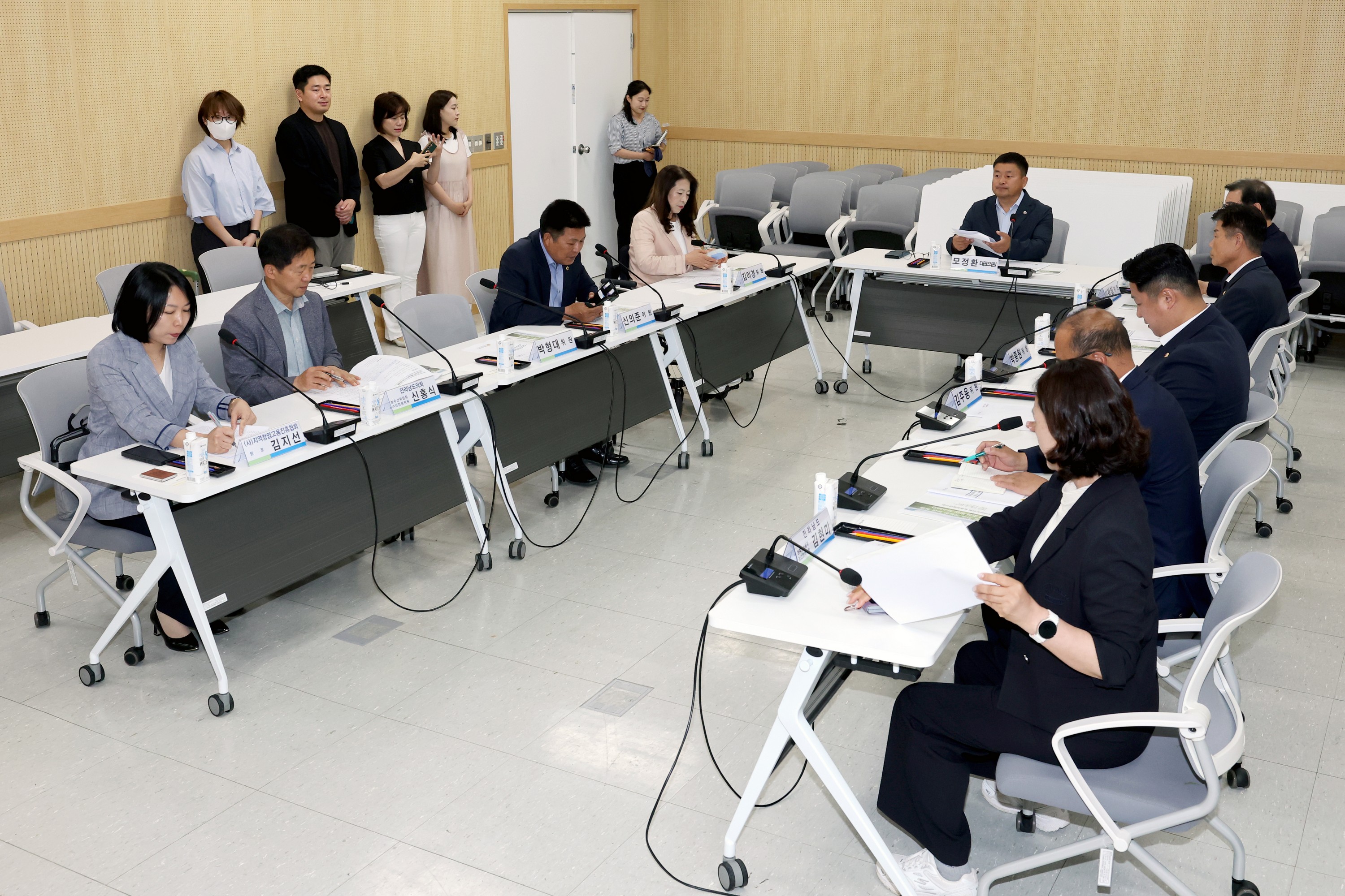 농촌 창업 연구회 정책연구용역 착수보고회 첨부이미지 : 25년06월17일 농촌 창업 연구회 정책연구용역 착수보고회 - 004.jpg