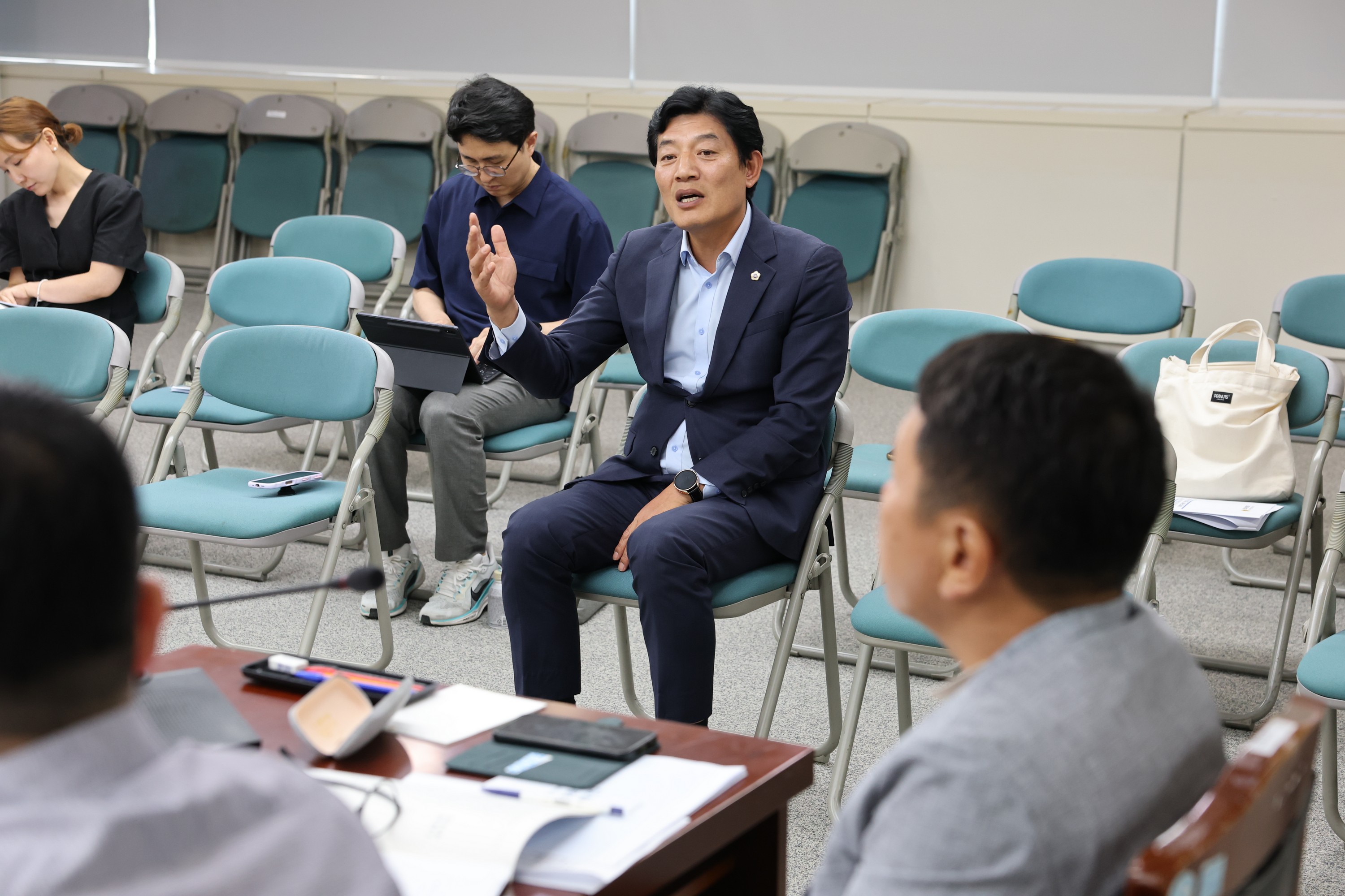 지역 및 인구감소 대응 연구회 간담회 첨부이미지 : 25년06월17일 지역 및 인구감소 대응 연구회 간담회 - 019.jpg