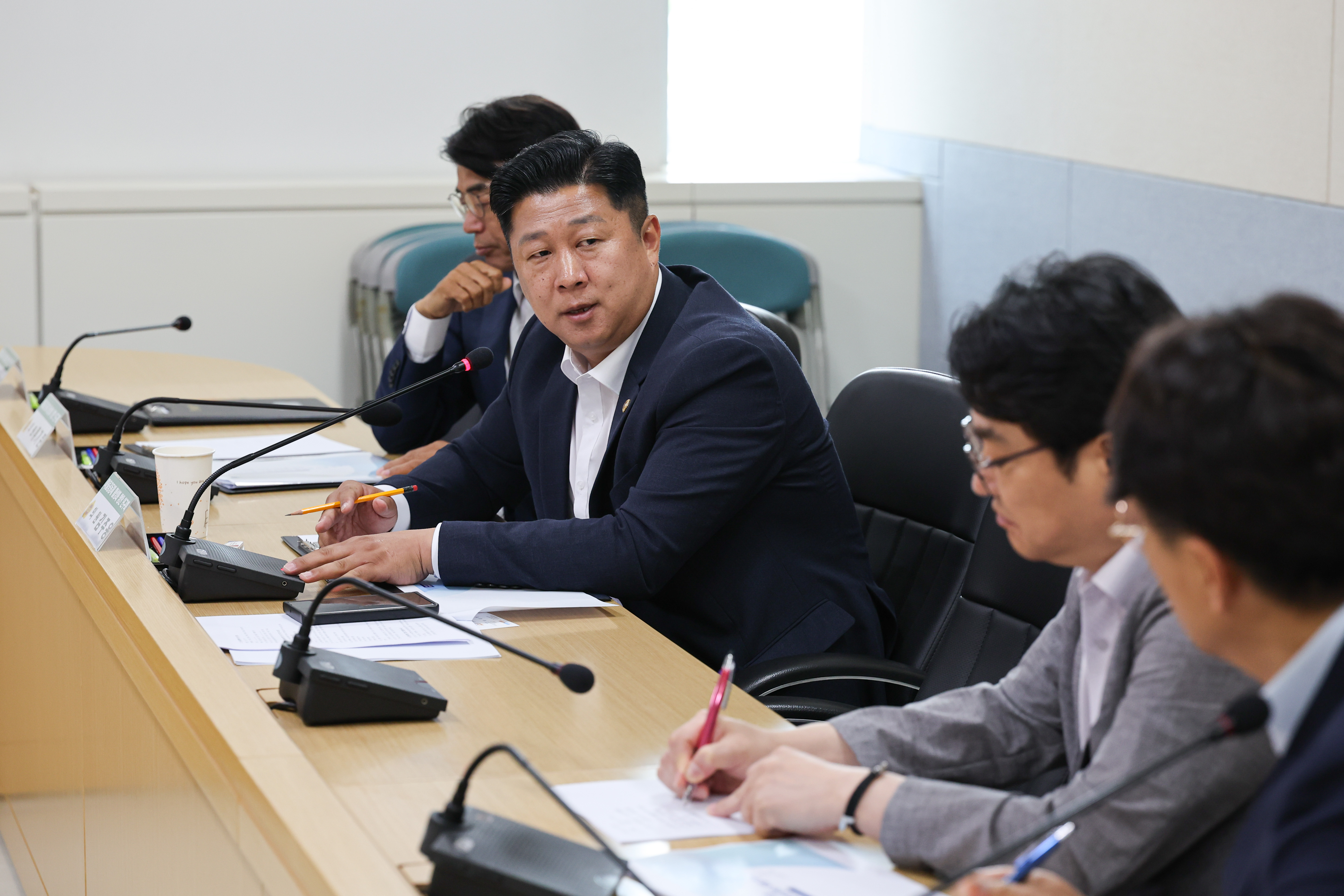 25년06월17일 마을공동체 활성화 방안 연구회 간담회 첨부이미지 : 25년06월17일 마을공동체 활성화 방안 연구회 간담회 (18).jpg