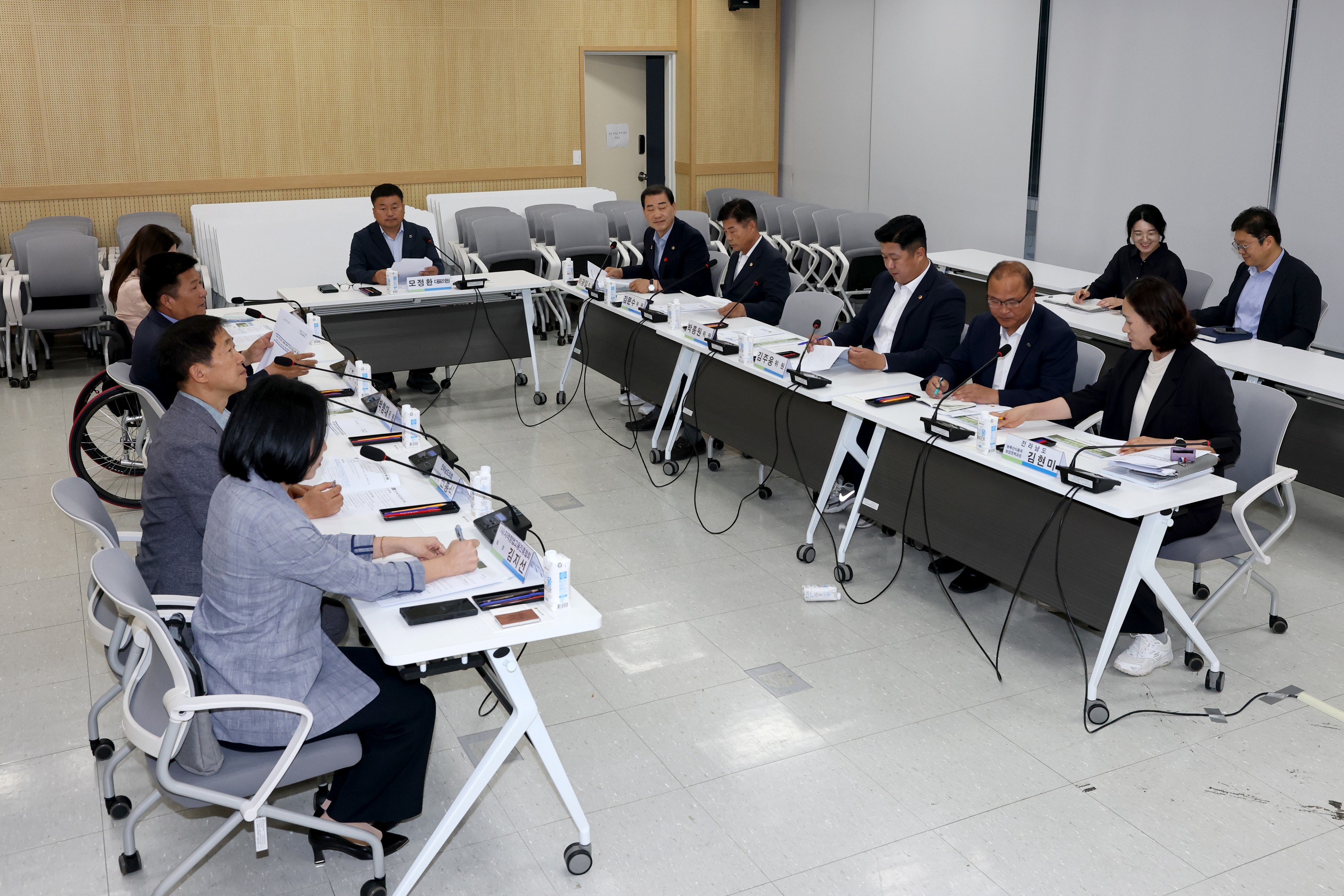 농촌 창업 연구회 정책연구용역 착수보고회 첨부이미지 : 25년06월17일 농촌 창업 연구회 정책연구용역 착수보고회 - 005.jpg