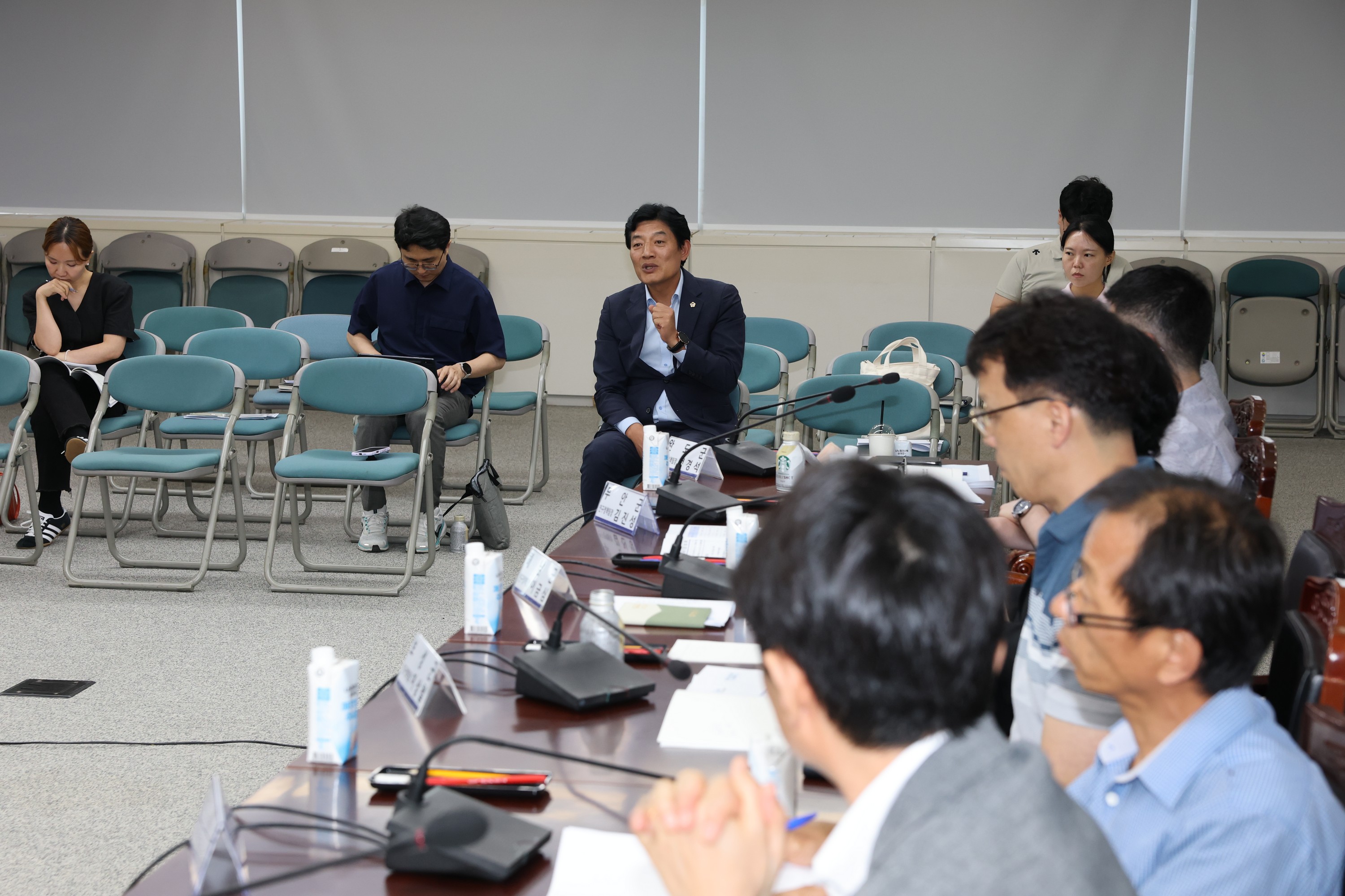 지역 및 인구감소 대응 연구회 간담회 첨부이미지 : 25년06월17일 지역 및 인구감소 대응 연구회 간담회 - 018.jpg