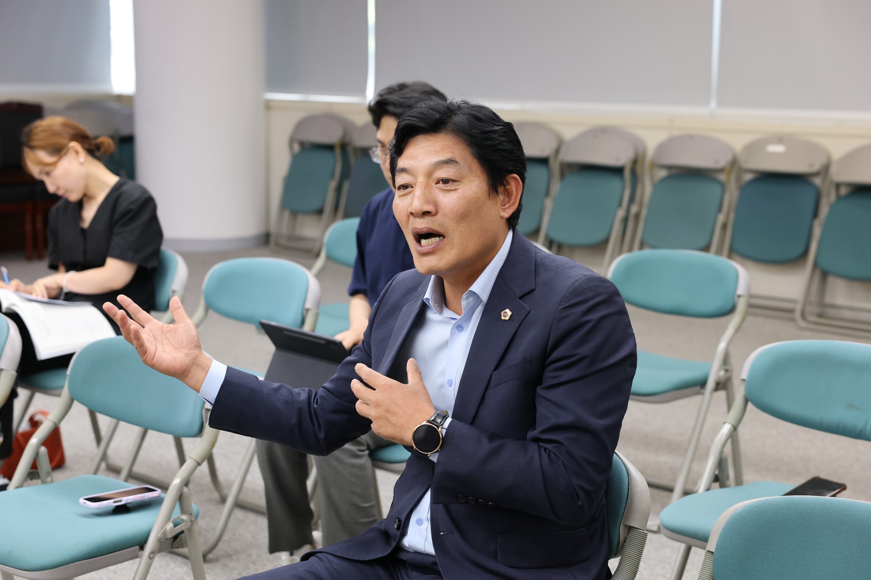 지역 및 인구감소 대응 연구회 간담회 첨부이미지 : 25년06월17일 지역 및 인구감소 대응 연구회 간담회 - 020.jpg
