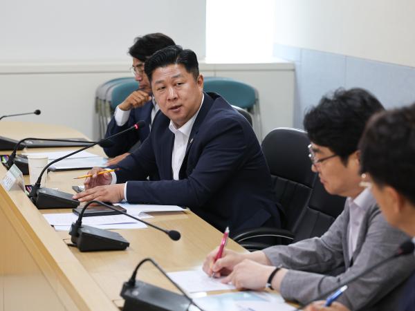 25년06월17일 마을공동체 활성화 방안 연구회 간담회 첨부이미지 : 25년06월17일 마을공동체 활성화 방안 연구회 간담회 (18).jpg
