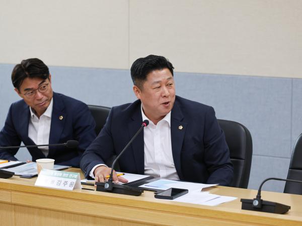 25년06월17일 마을공동체 활성화 방안 연구회 간담회 첨부이미지 : 25년06월17일 마을공동체 활성화 방안 연구회 간담회 (15).jpg