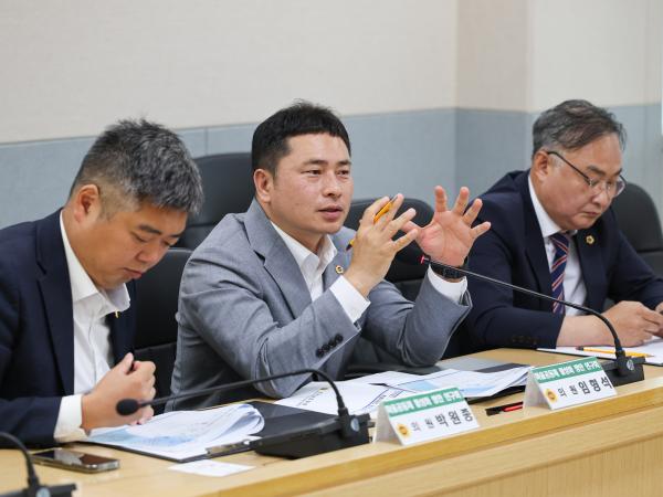 마을공동체 활성화 방안 연구회 간담회 첨부이미지 : 25년06월17일 마을공동체 활성화 방안 연구회 간담회 (12).jpg