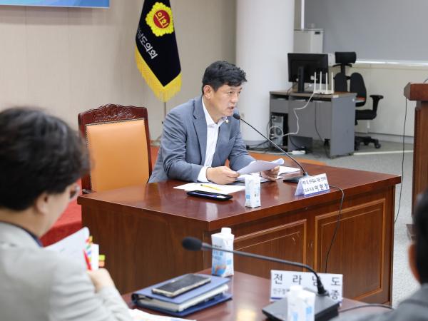 지역 및 인구감소 대응 연구회 간담회 첨부이미지 : 25년06월17일 지역 및 인구감소 대응 연구회 간담회 - 007.jpg