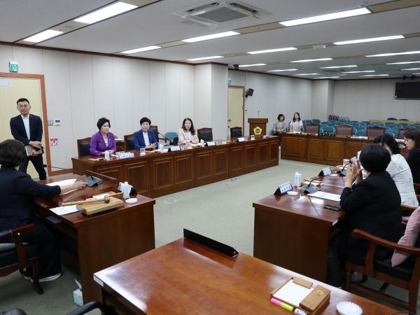 가족행복 정책 특별위원회 제1차 회의 첨부이미지 : 25년06월17일 가족행복 정책 특별위원회 제1차 회의 - 011.jpg