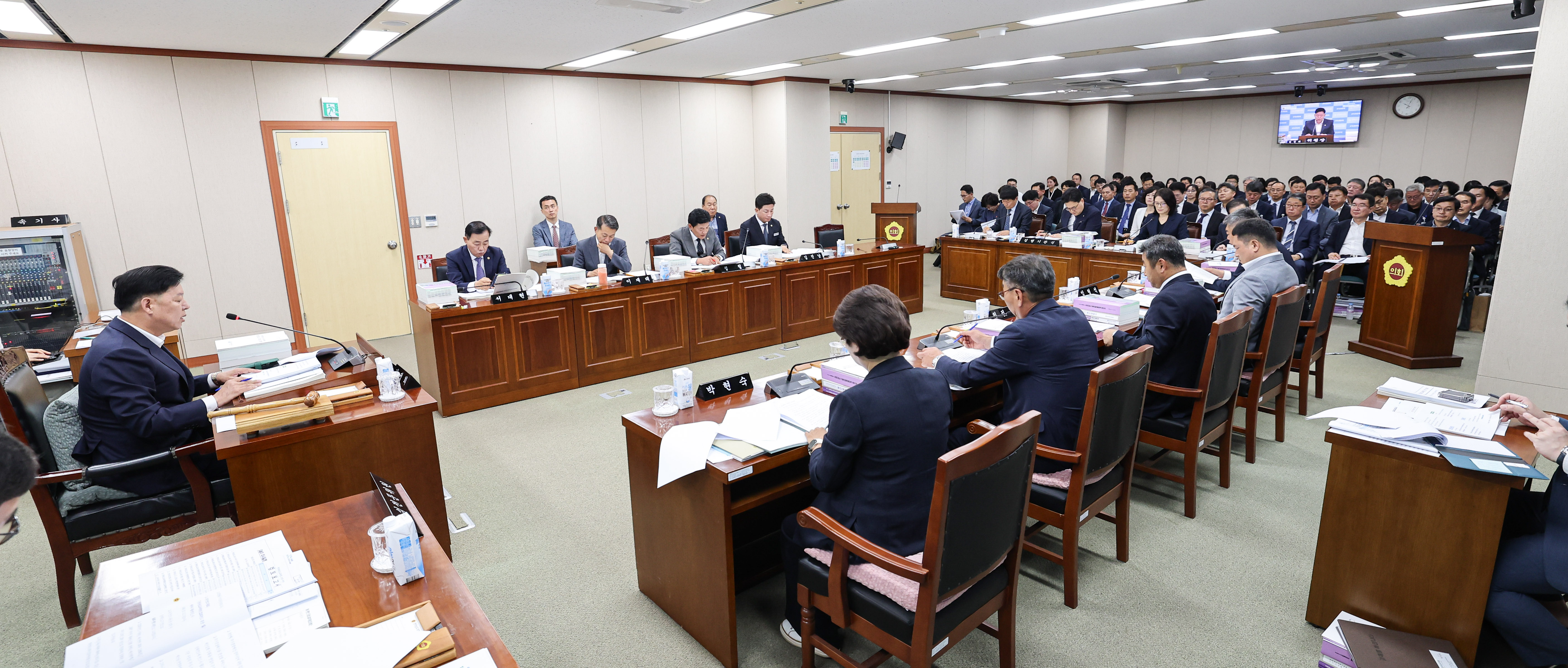 제391회 제1차 정례회 교육위원회 회의 첨부이미지 : 25년06월09일 제391회 제1차 정례회 교육위원회 회의 (6).jpg