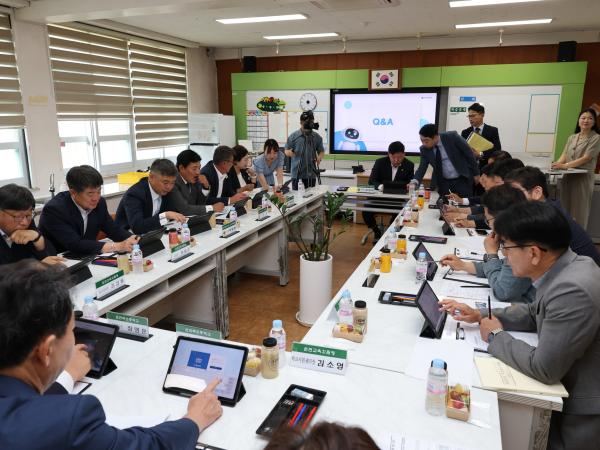 제391회 정례회 교육위원회 순천북초등학교 현지활동 첨부이미지 : 25년06월10일 제391회 정례회 교육위원회 순천북초등학교 현지활동 - 032.jpg