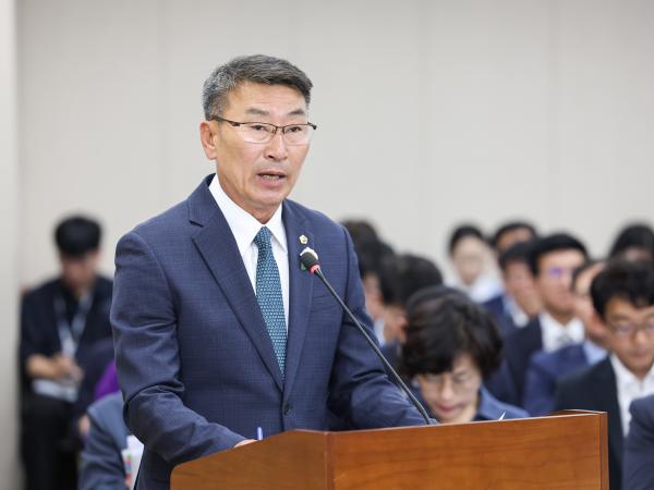제391회 제1차 정례회 교육위원회 회의 첨부이미지 : 25년06월09일 제391회 제1차 정례회 교육위원회 회의 (18).jpg