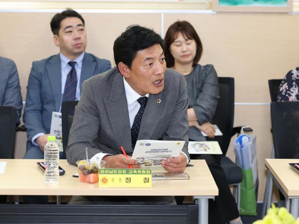 제391회 정례회 교육위원회 순천매산여자고등학교 현지활동 첨부이미지 : 25년06월10일 제391회 정례회 교육위원회 순천매산여자고등학교 현지활동 - 012.jpg