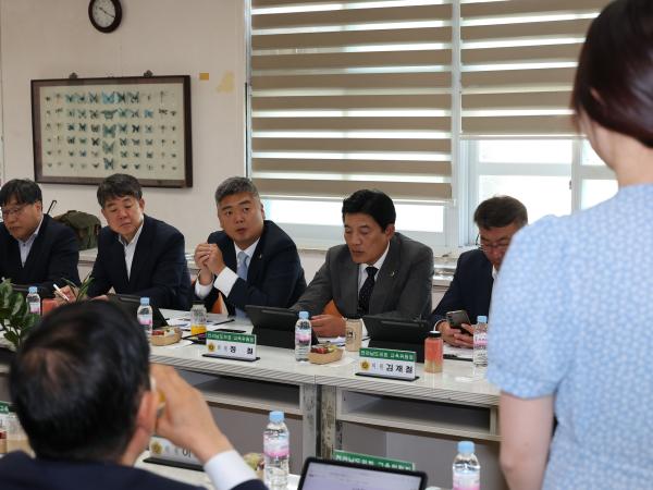 제391회 정례회 교육위원회 순천북초등학교 현지활동 첨부이미지 : 25년06월10일 제391회 정례회 교육위원회 순천북초등학교 현지활동 - 048.jpg