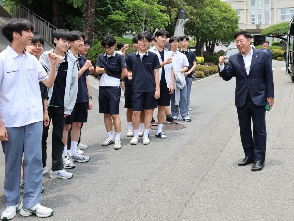 제391회 정례회 교육위원회 순천매산여자고등학교 현지활동 첨부이미지 : 25년06월10일 제391회 정례회 교육위원회 순천매산여자고등학교 현지활동 - 017.jpg