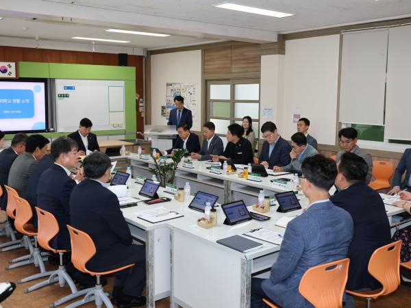 제391회 정례회 교육위원회 순천북초등학교 현지활동 첨부이미지 : 25년06월10일 제391회 정례회 교육위원회 순천북초등학교 현지활동 - 003.jpg