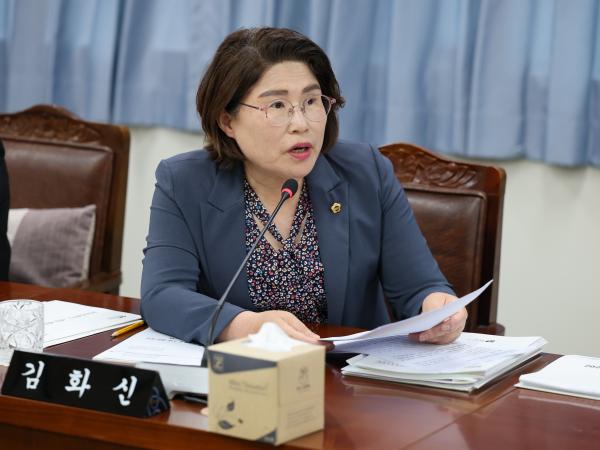 제391회 정례회 기획행정위원회 회의 첨부이미지 : 25년06월10일 제391회 정례회 기획행정위원회 회의 - 022.jpg
