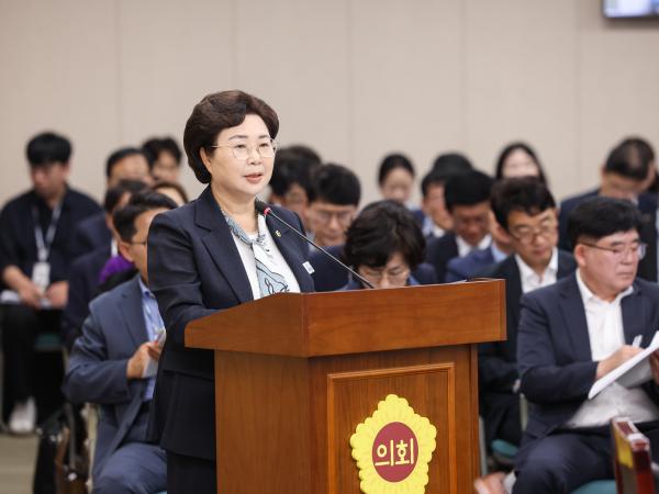 제391회 제1차 정례회 교육위원회 회의 첨부이미지 : 25년06월09일 제391회 제1차 정례회 교육위원회 회의 (26).jpg