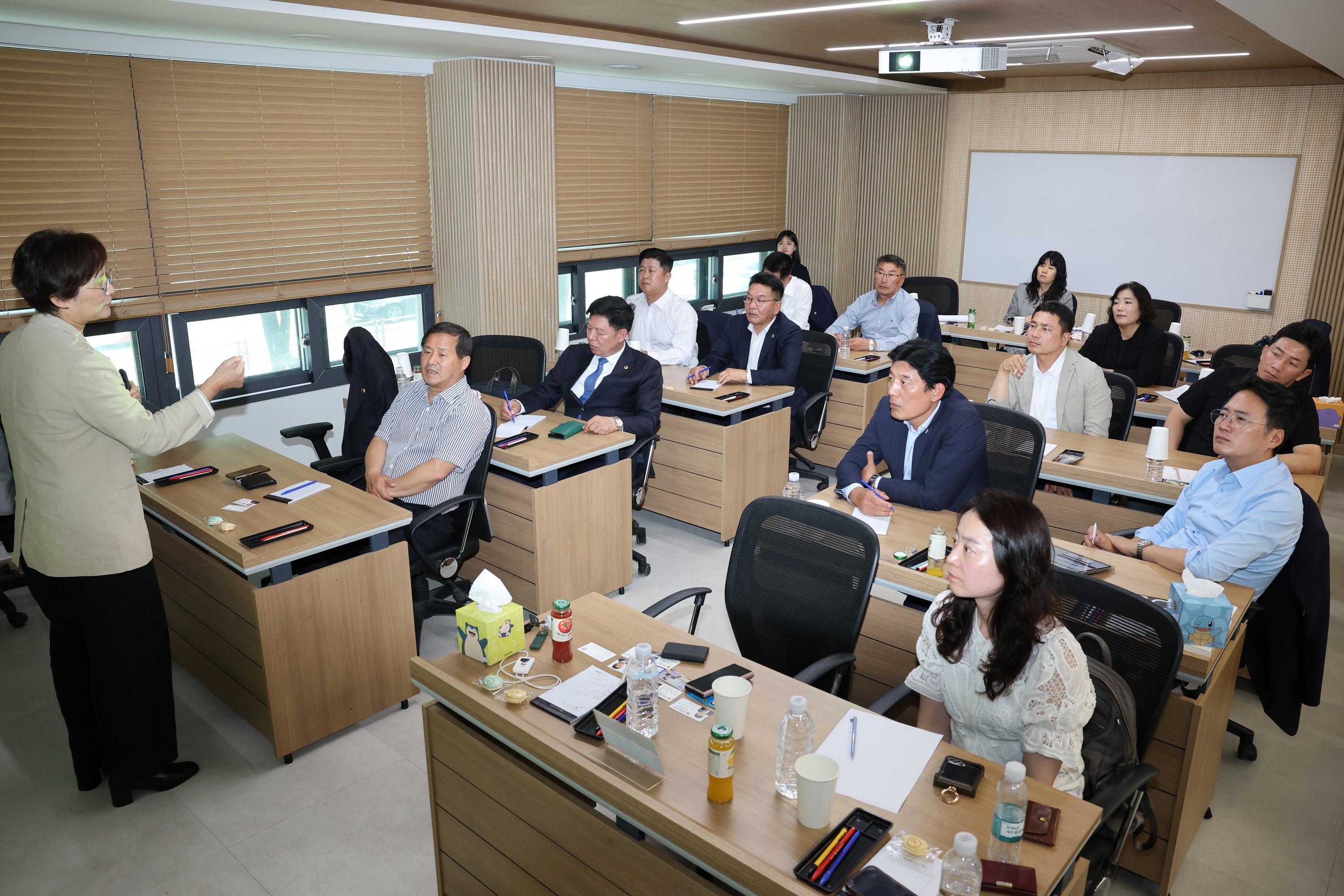 전라남도 마이스산업 활성화 연구회 현지활동 첨부이미지 : 25년06월18일  전라남도 마이스산업 활성화 연구회 현지활동 - 055.jpg