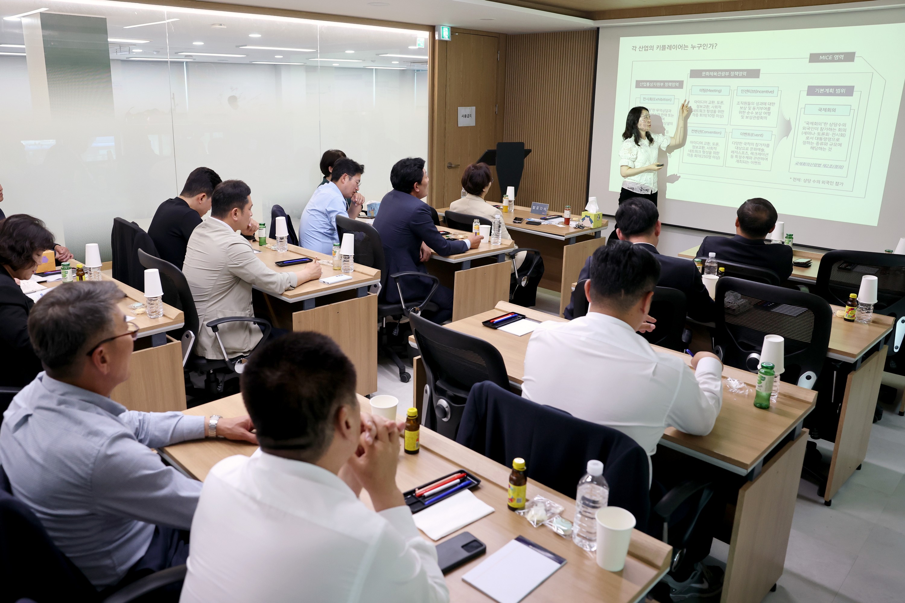 전라남도 마이스산업 활성화 연구회 현지활동 첨부이미지 : 25년06월18일  전라남도 마이스산업 활성화 연구회 현지활동 - 039.jpg
