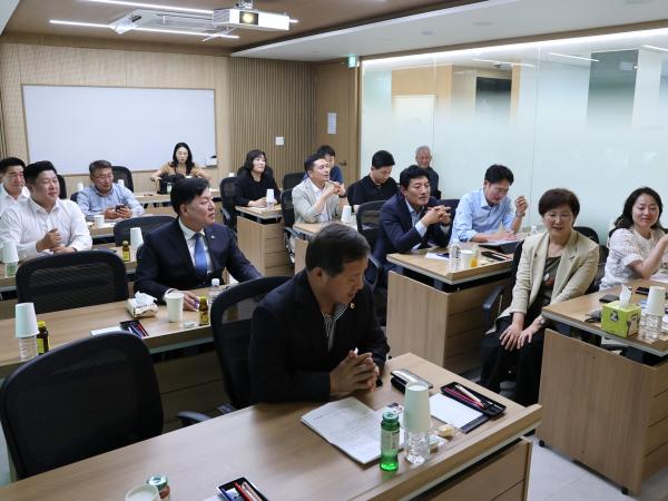 전라남도 마이스산업 활성화 연구회 현지활동 첨부이미지 : 25년06월18일  전라남도 마이스산업 활성화 연구회 현지활동 - 006.jpg