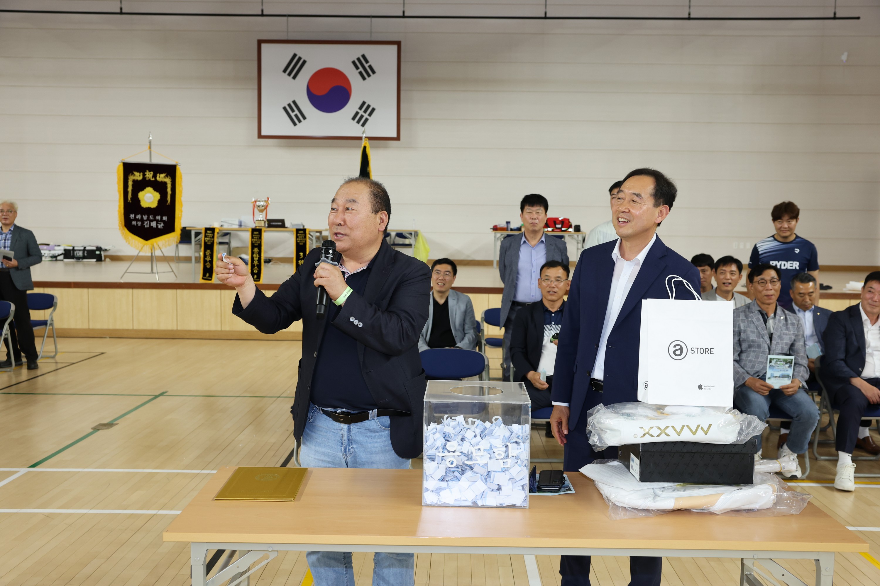 제7회 전라남도의장기 클럽최강전 배드민턴 대회 첨부이미지 : 25년06월14일 제7회 전라남도의장기 배드민턴 대회 - 025.jpg
