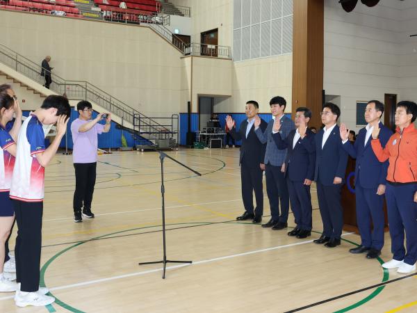 제7회 전라남도의장기 클럽최강전 배드민턴 대회 첨부이미지 : 25년06월14일 제7회 전라남도의장기 배드민턴 대회 - 017.jpg