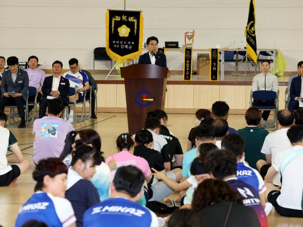 제7회 전라남도의장기 클럽최강전 배드민턴 대회 첨부이미지 : 25년06월14일 제7회 전라남도의장기 배드민턴 대회 - 012.jpg