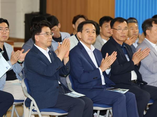 제7회 전라남도의장기 클럽최강전 배드민턴 대회 첨부이미지 : 25년06월14일 제7회 전라남도의장기 배드민턴 대회 - 003.jpg