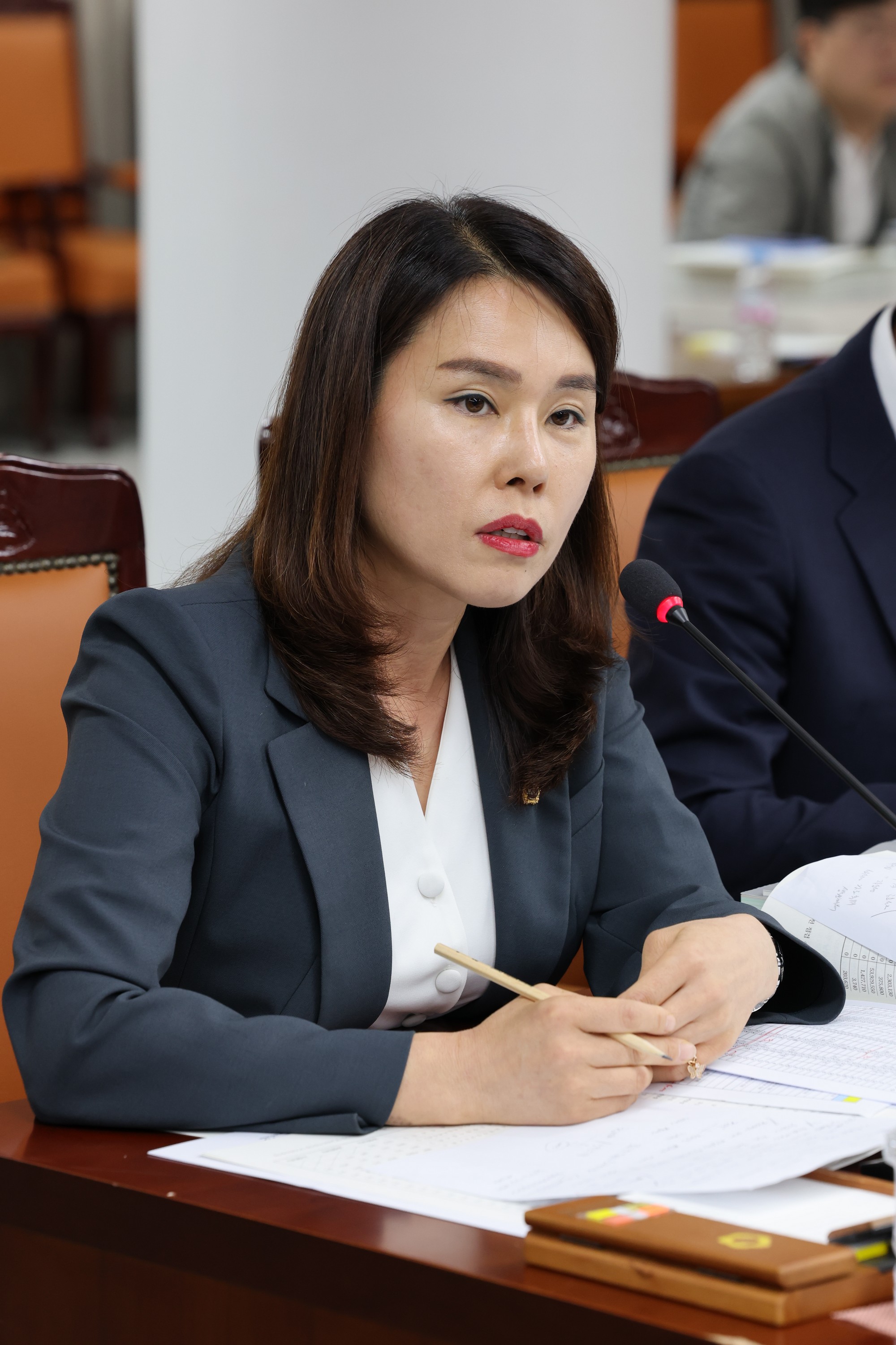 전라남도교육비특별회계 2024회계연도 결산 및 예비비 승인 심사 첨부이미지 : 25년06월13일 전라남도교육비택별회계 2024회계연도 결산 및 예비비 심사 - 028.jpg