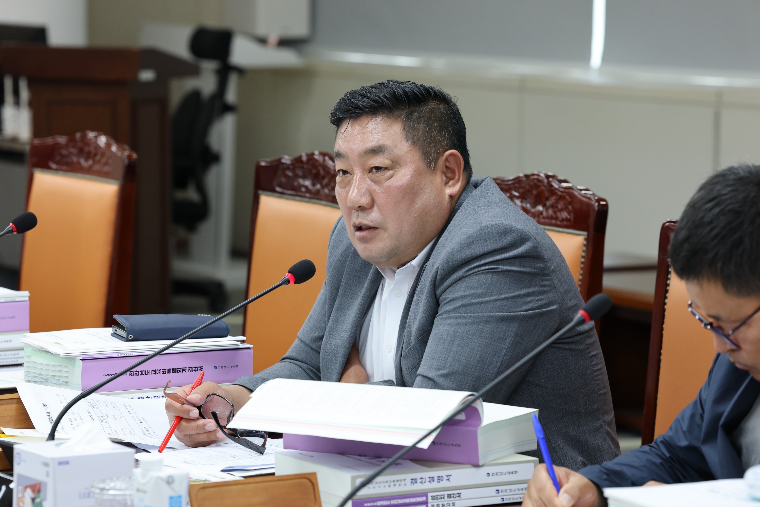전라남도교육비특별회계 2024회계연도 결산 및 예비비 승인 심사 첨부이미지 : 25년06월13일 전라남도교육비택별회계 2024회계연도 결산 및 예비비 심사 - 069.jpg