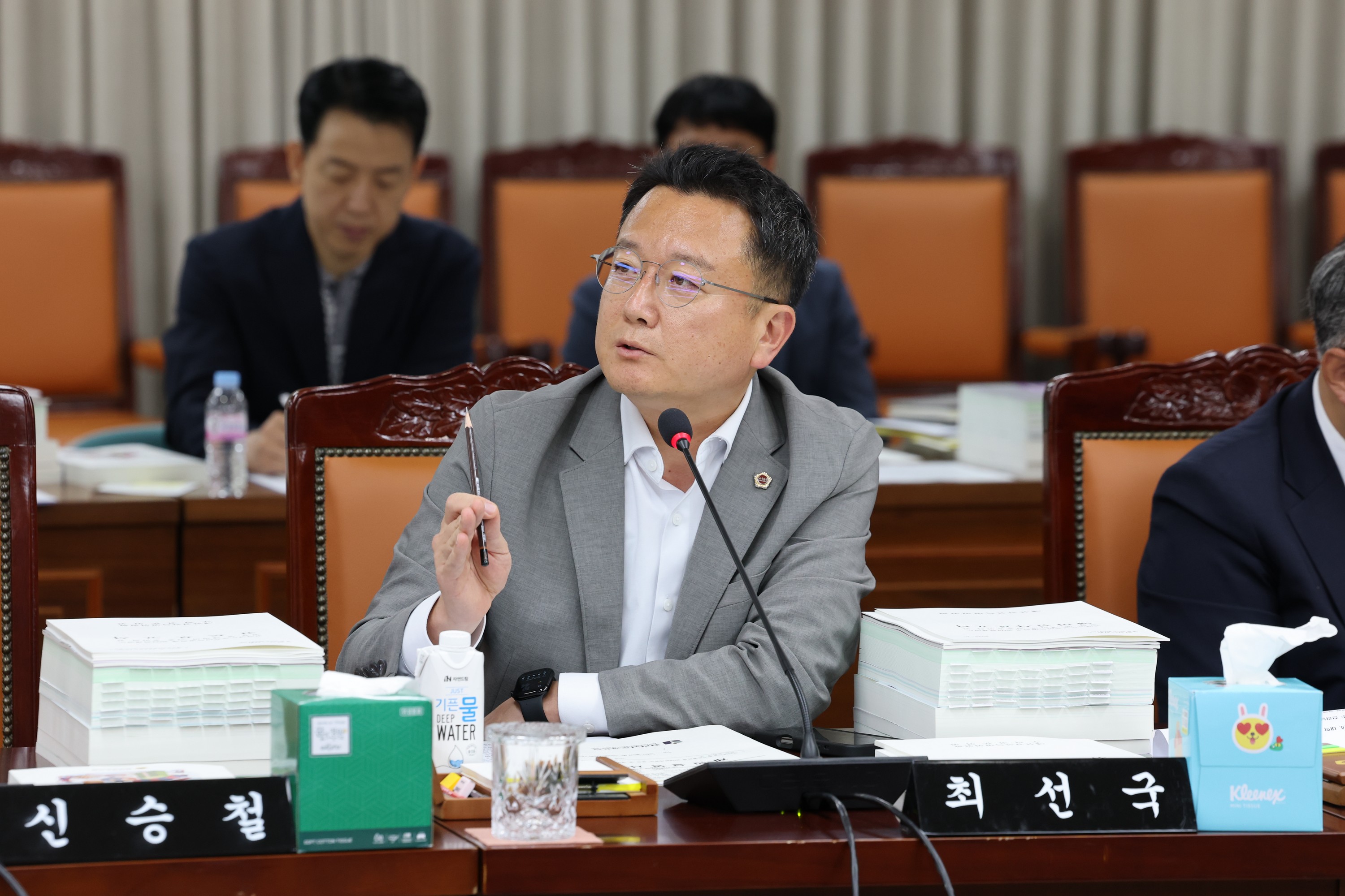 전라남도교육비특별회계 2024회계연도 결산 및 예비비 승인 심사 첨부이미지 : 25년06월13일 전라남도교육비택별회계 2024회계연도 결산 및 예비비 심사 - 074.jpg