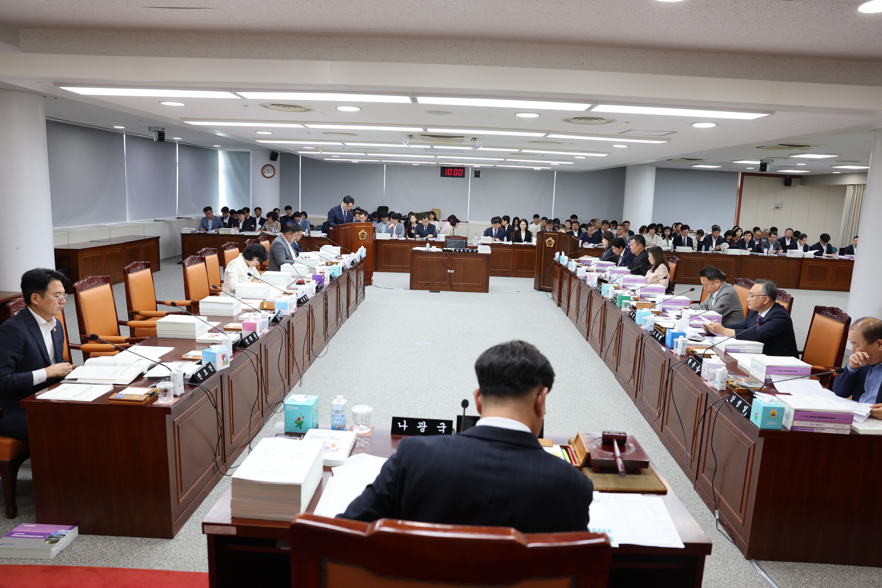 전라남도교육비특별회계 2024회계연도 결산 및 예비비 승인 심사 첨부이미지 : 25년06월13일 전라남도교육비택별회계 2024회계연도 결산 및 예비비 심사 - 009.jpg