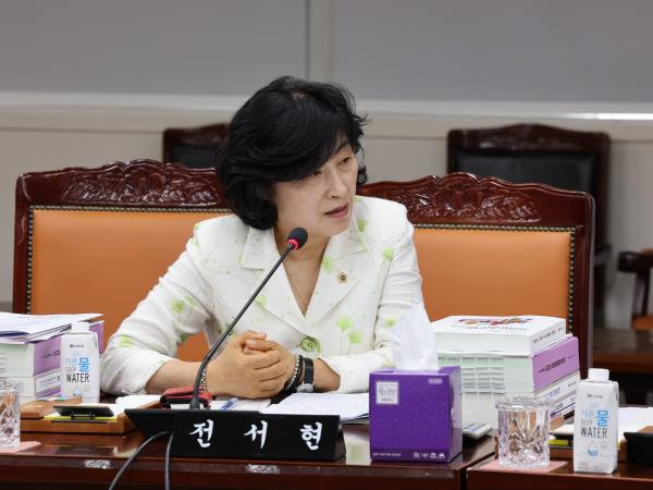 전라남도교육비특별회계 2024회계연도 결산 및 예비비 승인 심사 첨부이미지 : 25년06월13일 전라남도교육비택별회계 2024회계연도 결산 및 예비비 심사 - 015.jpg