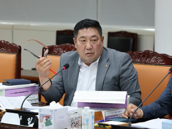 전라남도교육비특별회계 2024회계연도 결산 및 예비비 승인 심사 첨부이미지 : 25년06월13일 전라남도교육비택별회계 2024회계연도 결산 및 예비비 심사 - 065.jpg