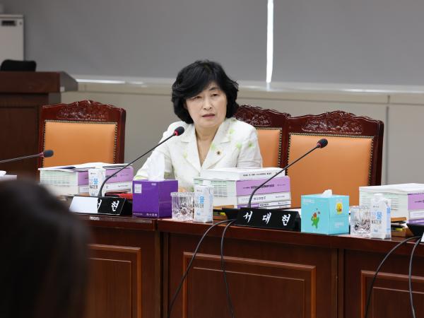 전라남도교육비특별회계 2024회계연도 결산 및 예비비 승인 심사 첨부이미지 : 25년06월13일 전라남도교육비택별회계 2024회계연도 결산 및 예비비 심사 - 018.jpg