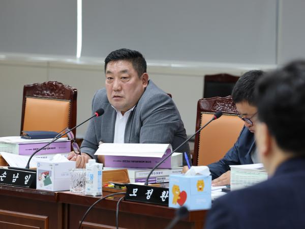 전라남도교육비특별회계 2024회계연도 결산 및 예비비 승인 심사 첨부이미지 : 25년06월13일 전라남도교육비택별회계 2024회계연도 결산 및 예비비 심사 - 070.jpg