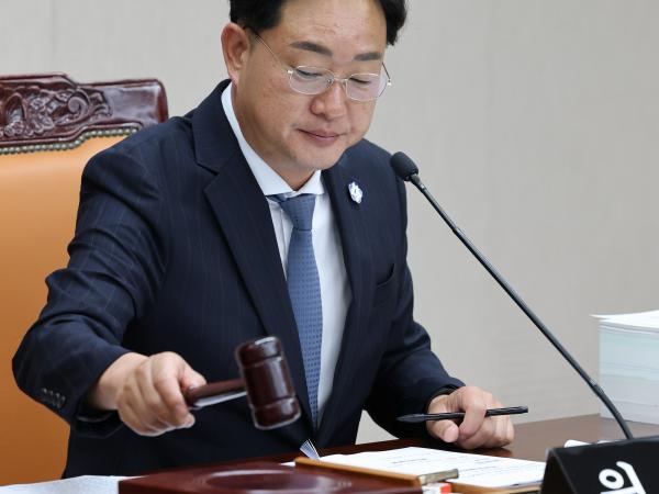 전라남도교육비특별회계 2024회계연도 결산 및 예비비 승인 심사 첨부이미지 : 25년06월13일 전라남도교육비택별회계 2024회계연도 결산 및 예비비 심사 - 051.jpg